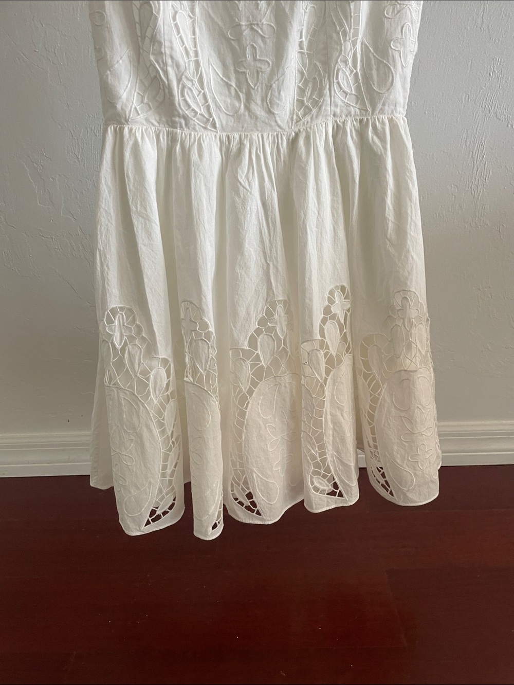 Alice + Olivia White Lace Fit & Flare dress - Picture 14 of 17